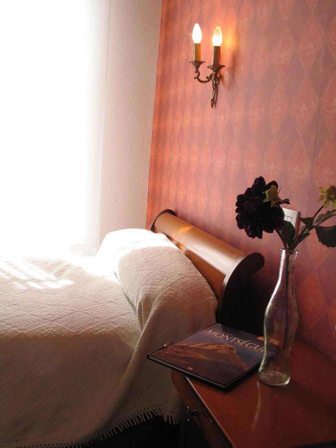 Bed and Breakfast Le Saint Vincent Foix Exterior foto